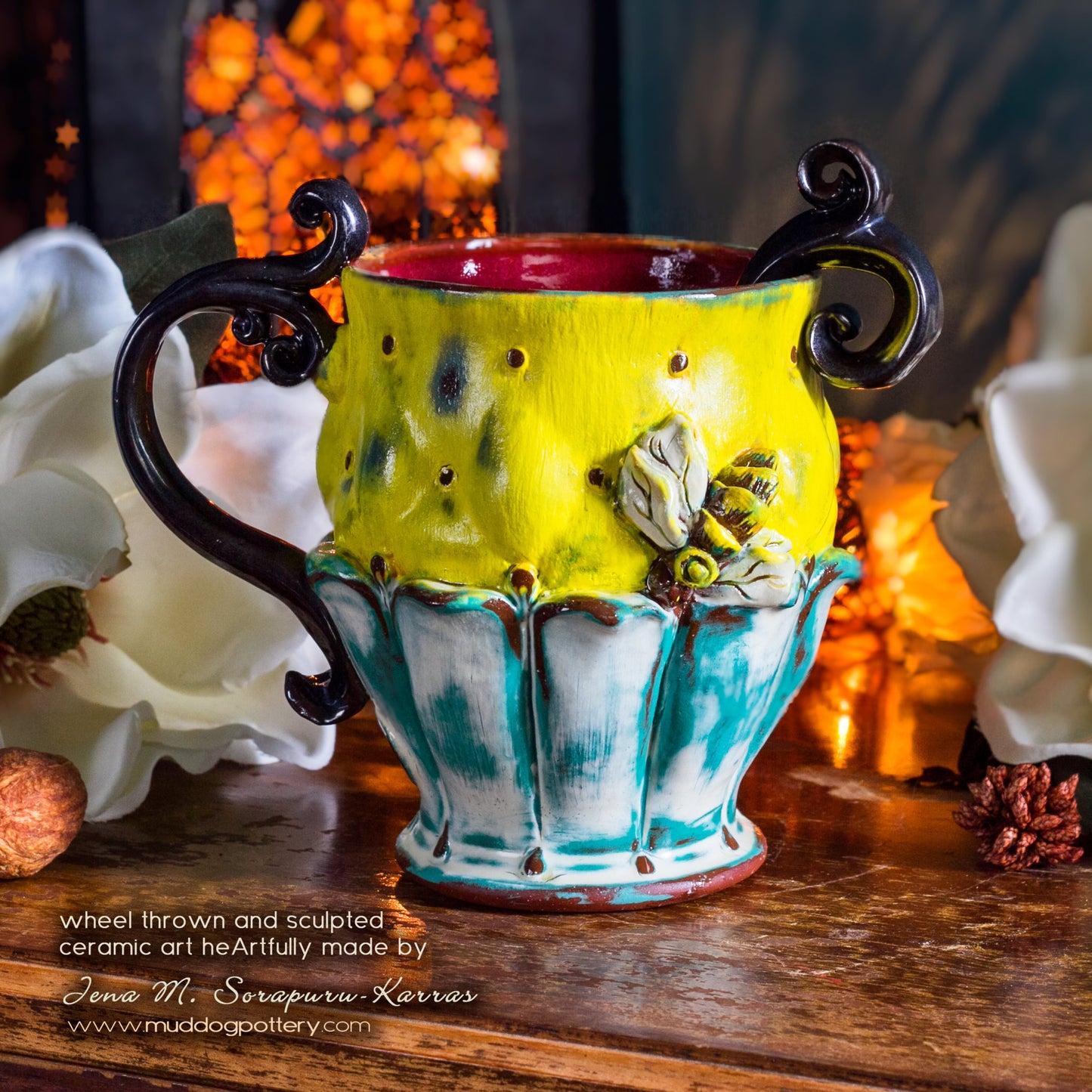 Honeybee Teacup (The Creole House Collection)